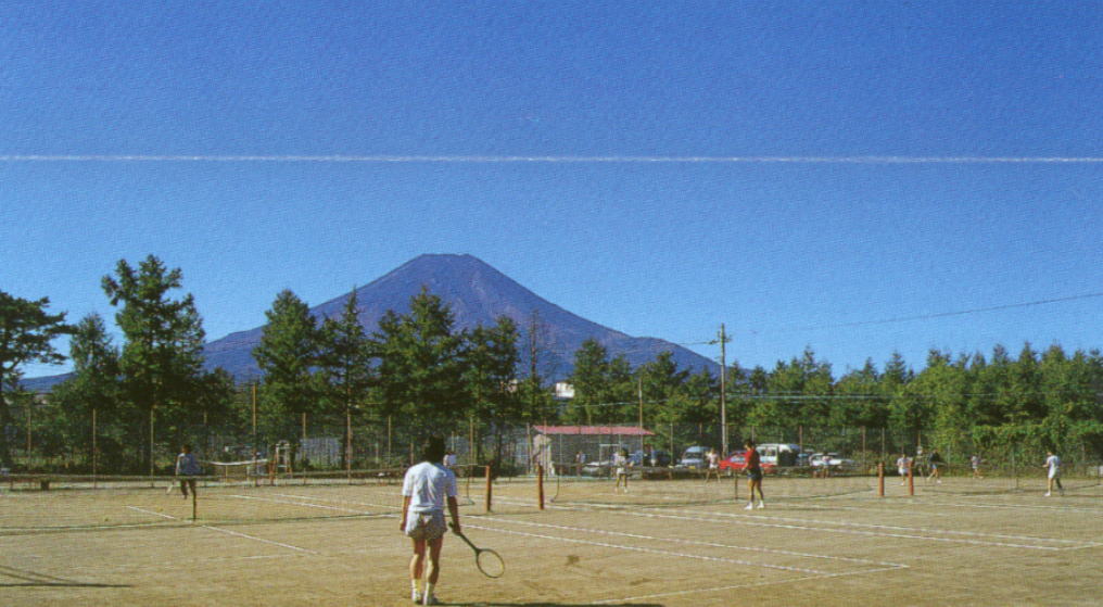 忍野 松籟荘テニスコート