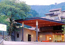 越後湯沢温泉 松泉閣 花月 外観