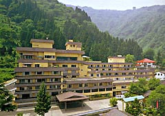 越後湯沢温泉 ホテル双葉 外観